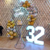 استند تم تولد بادکنک آرایی مشبکی