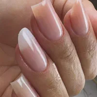 انجام کلیه خدمات ناخن و خدمات زیبایی