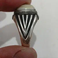 انگشتر نقره باباقوری ایار90 کار دست قدیمی است