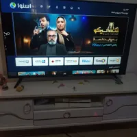 تلویزون اسنوا هوشمند ۴۳ اینچ و میز تلویزیون|تلویزیون و پروژکتور|املش, |دیوار