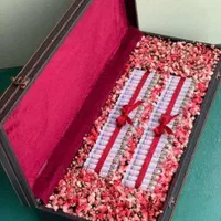 باکس گل قفل دار جنس چرمی|گل مصنوعی|تهران, نازی‌آباد|دیوار