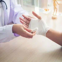 آموزش کمکهای اولیه/تزریقات/نمونه گیری/سرم|خدمات آموزشی|اصفهان, شاه پسند|دیوار