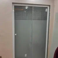 کابین دوش و پارتیشن حمام فریم دار ترک رنگ سفید|لوازم حمام|تهران, سلسبیل جنوبی|دیوار