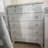 تخت کمد دراور میزتحریر ارایش روبروی حمام قلعه|تخت و صندلی بچه|همدان, |دیوار