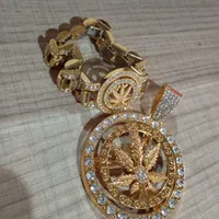 گردن بند و دستبند