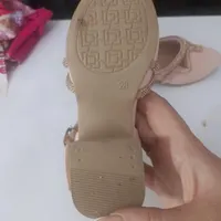 کفش مجلسی|کفش و لباس بچه|خوی, |دیوار