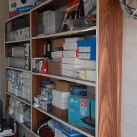 صندلی دسته دار،باکس چوبی،قفسه پلاستیکی|مبلمان خانگی و میز عسلی|رشت, رشتیان|دیوار