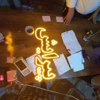 تابلو ال ای دی قیچی شونه پیرایش|فروشگاه و مغازه|مشهد, پنجتن|دیوار