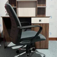 میز مطالعه کتابخانه و صندلی چرخان
