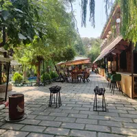 منشی و صندوق دار باغ رستوران