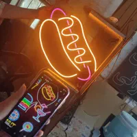 تابلو ال ای دی ونئون در الگوهای دلبخواه