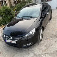 جک J5 اتوماتیک 1800cc، مدل ۱۳۹۳