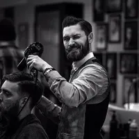 استخدام ارایشگر مردانه حرفه ای