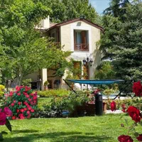 ویلاباغ ۱۳۵۰متری دوبلکس استخردار رویایی ۴خواب