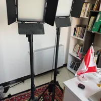 منبع نور و رینگ لایت به همراه پایه