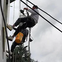 نصب حلب دیواره پیچ و رولپلاک سنگ بدون داربست راپل|خدمات پیشه و مهارت|رشت, گلسار|دیوار