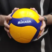توپ والیبال اورجینال میکاسا مدل Mikasa V200w|ورزش‌های توپی|اصفهان, علی قلی آقا|دیوار