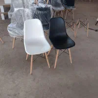 صندلی پایه ایفلی|صندلی و نیمکت|رشت, آب آسیاب|دیوار