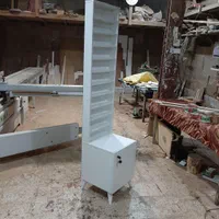 استند لاک ناخن کمد دار وقفل دار(آک)