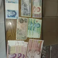 اسکناس و سکه و یک بسته دوهزاری