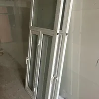 سه عدد پنجره بزرگ همراه با شیشه سالم
