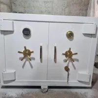 گاوصندوق زیرپیشخون خوابیده زرگری گاو صندوق|ابزارآلات|شیراز, احمدی جنوبی|دیوار