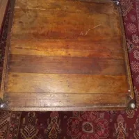 فروش یک عدد کرسی چوبی قدیمی 120ساله