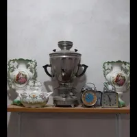 مقداری وسیله. ورشو. سینی