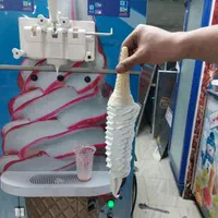 دستگاه بستنی ساز قیفی|فروشگاه و مغازه|کهنوج, |دیوار