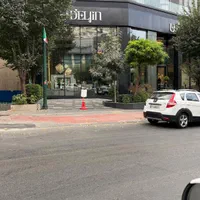 اجاره مغازه ۳۰۰متری دونبش براصلی فرمانیه/بر۴۰