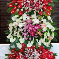 تاج گل خارجی با گل های طبیعی برای مناسبت ها|گل و گیاه طبیعی|تهران, شهرک محلاتی|دیوار