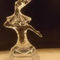 مجسمه کریستال
