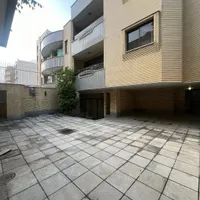 ویلایی۲۳۵ متری۳طبقه دربست،تمیز،مجزا خیابان پروین