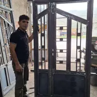 جوشکاری و درب پنجره سازی. (وحید)