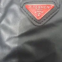 کاپشن|لباس|پردیس, فاز ۲|دیوار