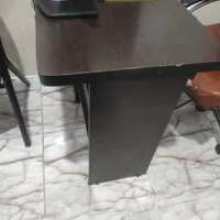 دو عدد میز به فروش میرسد