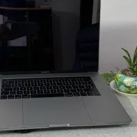 مک بوک پرو ۲۰۱۷ در حد نو سایکل باتری ۶۸۰