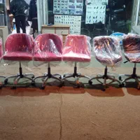 صندلی در رنگ‌بندی مختلف جکدار گردان|مبلمان اداری|سنندج, |دیوار