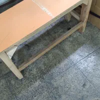 دو عدد نیمکت یک عدد میز خیاطی