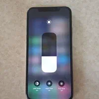 اپل iPhone X با حافظهٔ ۲۵۶ گیگابایت