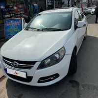 جک J5 اتوماتیک 1800cc، مدل ۱۳۹۳