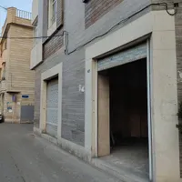 ۲ باب مغازه ۲۴ متری همراه با ۳۵ انباری