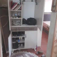 یک عدد کمد لباس یک عدد کتابخانه یک عدد جا کفشی|کتابخانه، شلف، قفسه‌های دیواری|پرند, |دیوار
