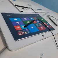 تبلت ویندوزی فوجیتسو مدل Q584 رم 4 ویندوز