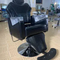 صندلی ارایشگاه پدالی|آرایشگاه و سالن‌های زیبایی|رشت, امین الضرب|دیوار