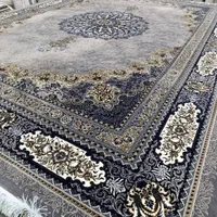 تعدادی قالی فرش به علت مهاجرت در همه سایز