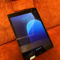 آیپد نسل۷(۱۰.۲ اینچ)سیمکارت خوردرحد نو ۳۲ گیگ ipad