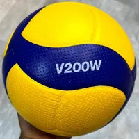 توپ والیبال اورجینال میکاسا مدل Mikasa V200w|ورزش‌های توپی|اصفهان, علی قلی آقا|دیوار