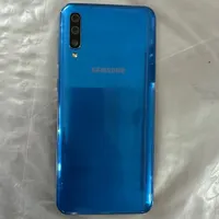 سامسونگ Galaxy A50 با حافظهٔ ۱۲۸ گیگابایت