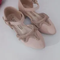 کفش مجلسی|کفش و لباس بچه|خوی, |دیوار